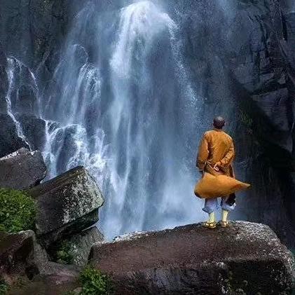 下雨的清晨
