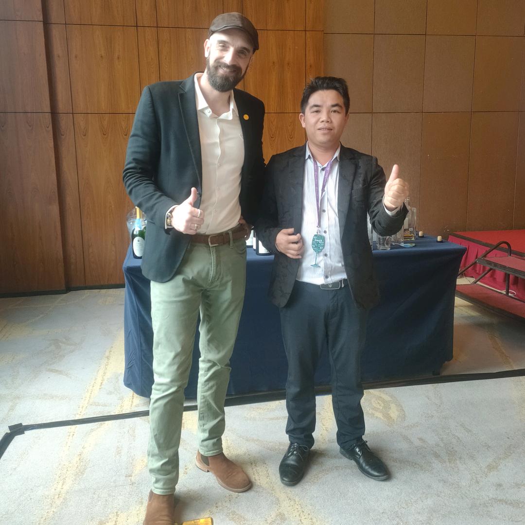 做一个对社会有贡献的人