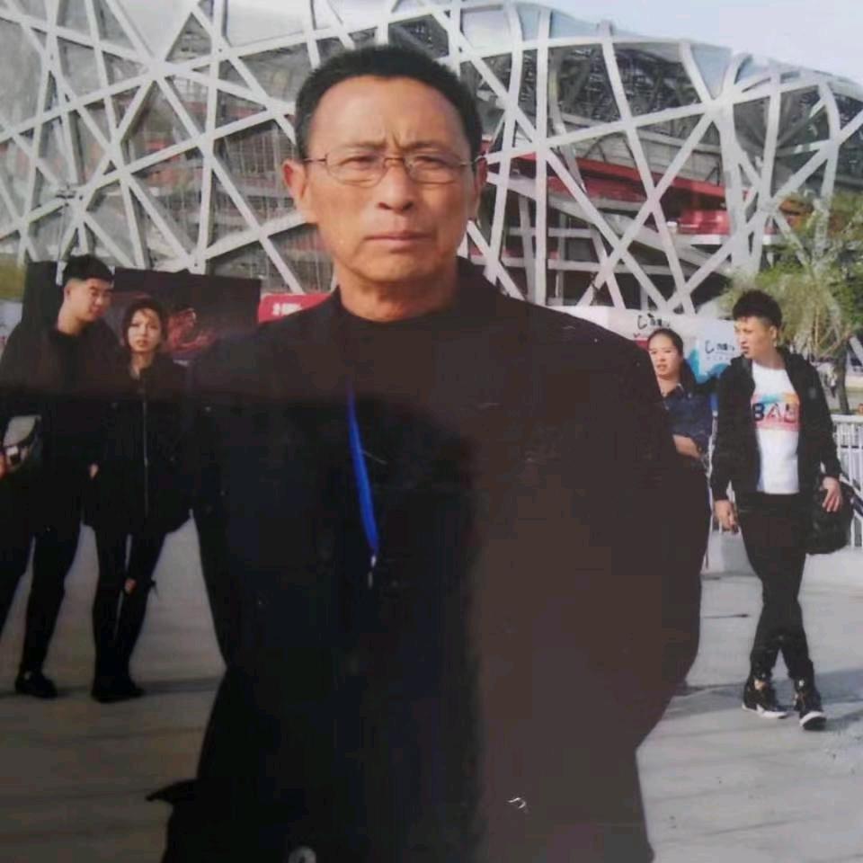 老羴有草吃，