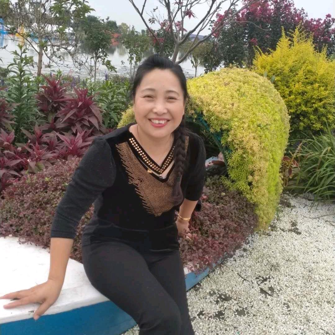 小海镇服装店红姐