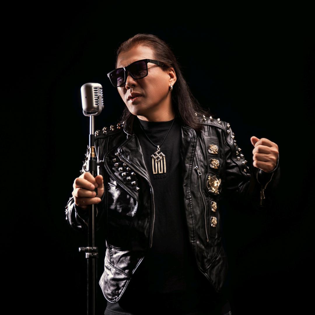 莫歌Mergenbaatar