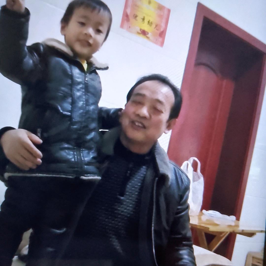 罗优文