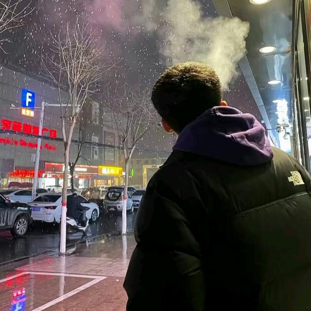 开挖机的小彭