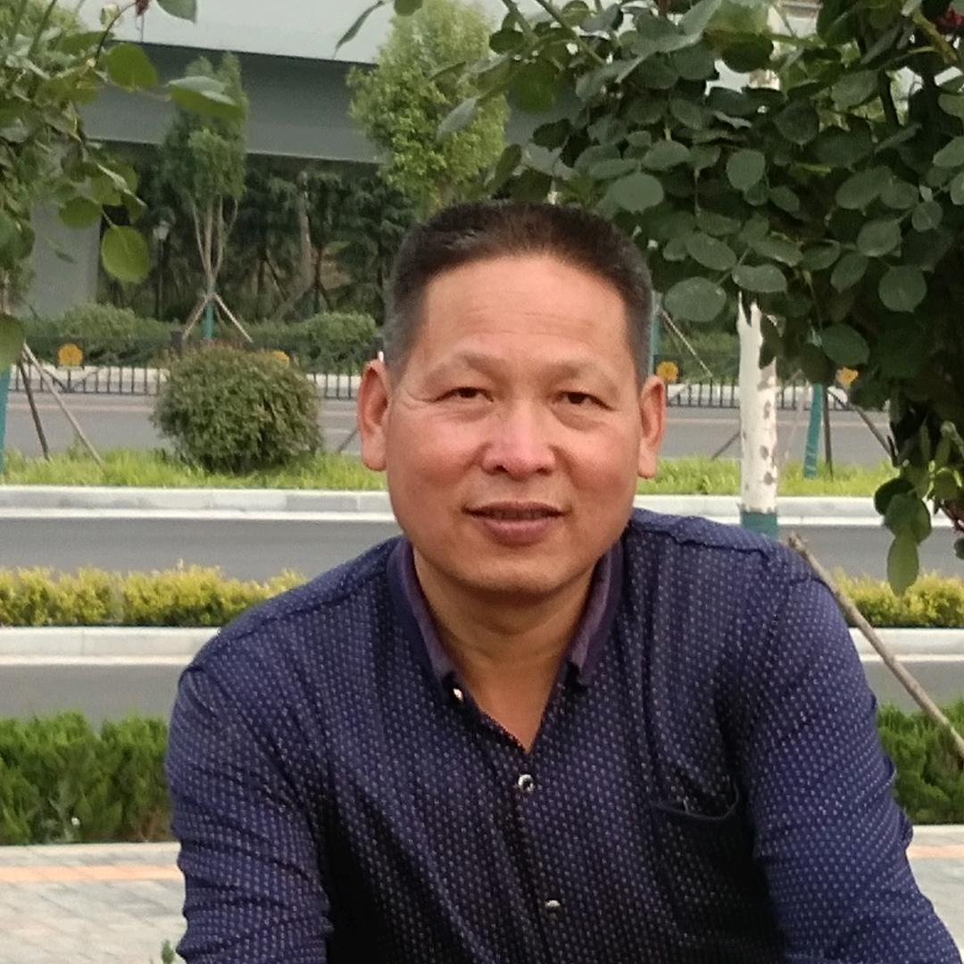 龙伟