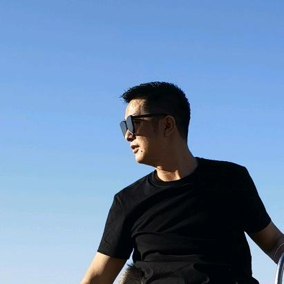 一本正经的廖老板