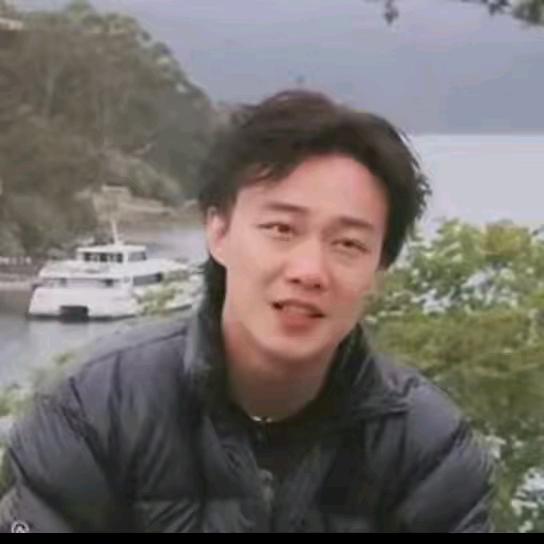 远离二次元