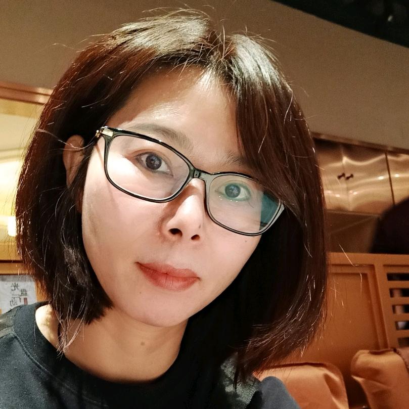 英子