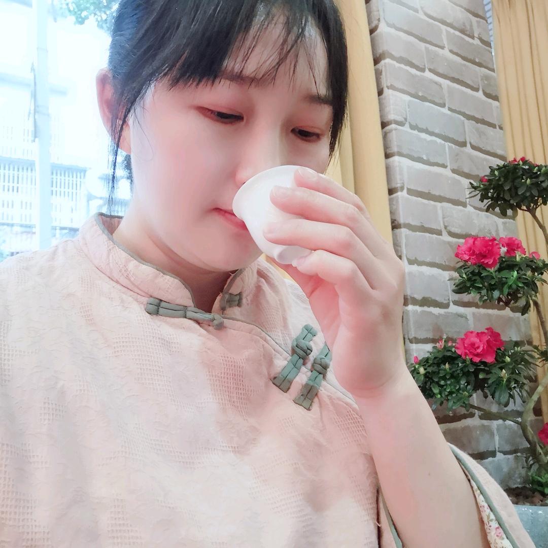 沏茶人小李子