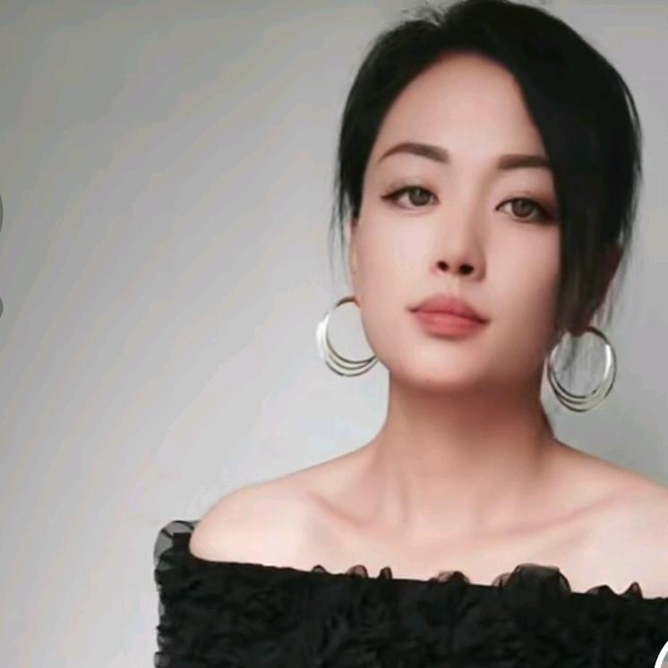 大嫂  又美又飒