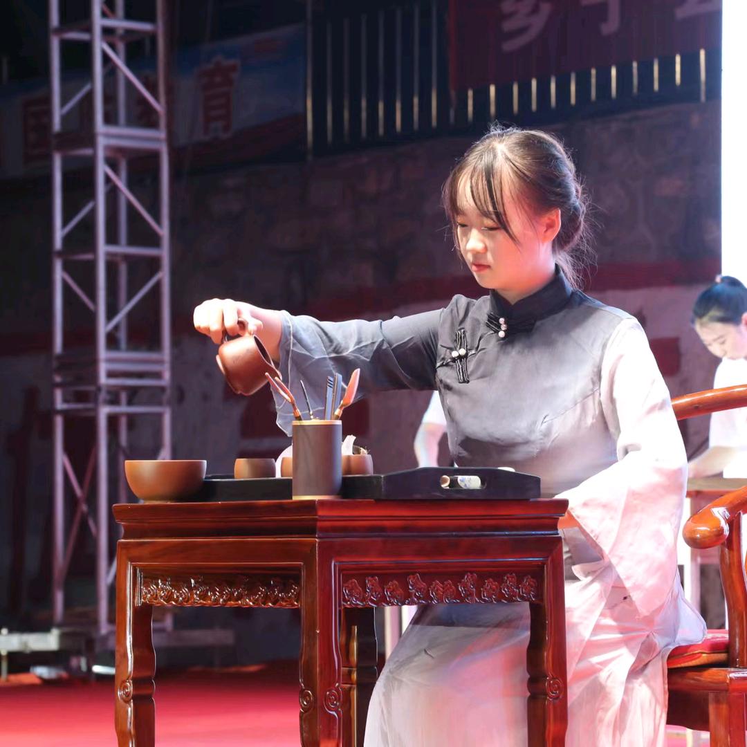 东门桥坡靠河滩下坡第一家，辣椒西红柿