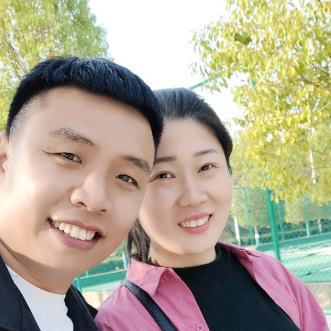 杨杨探店