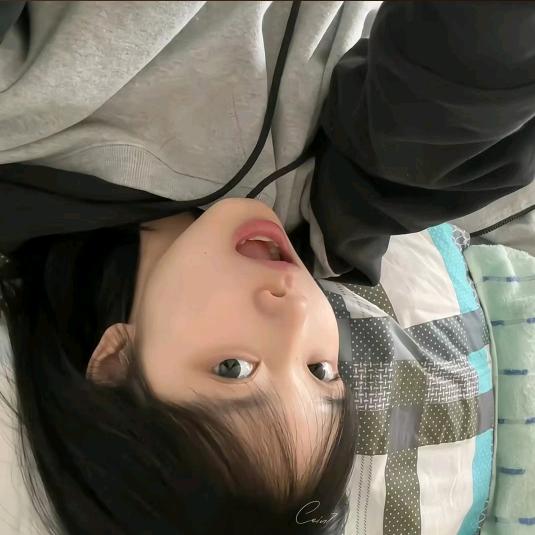 零 零 七