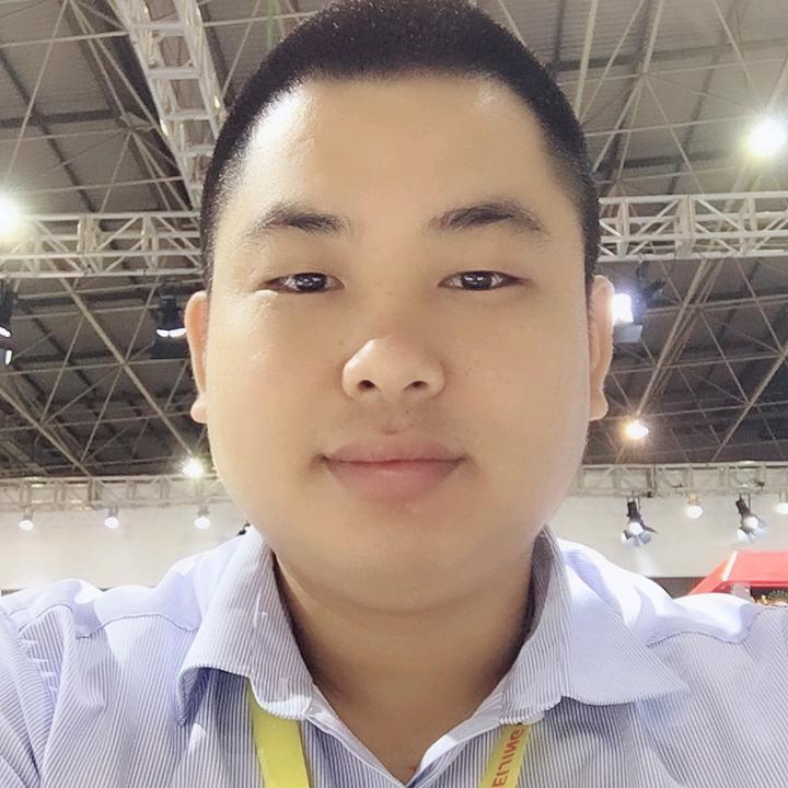 韦小少