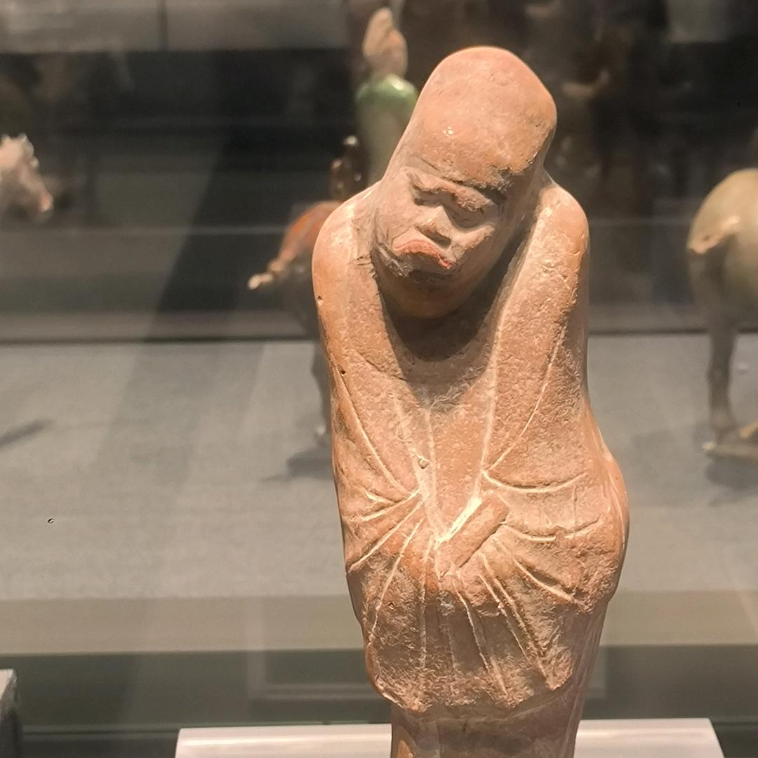左手一按，右手一抖