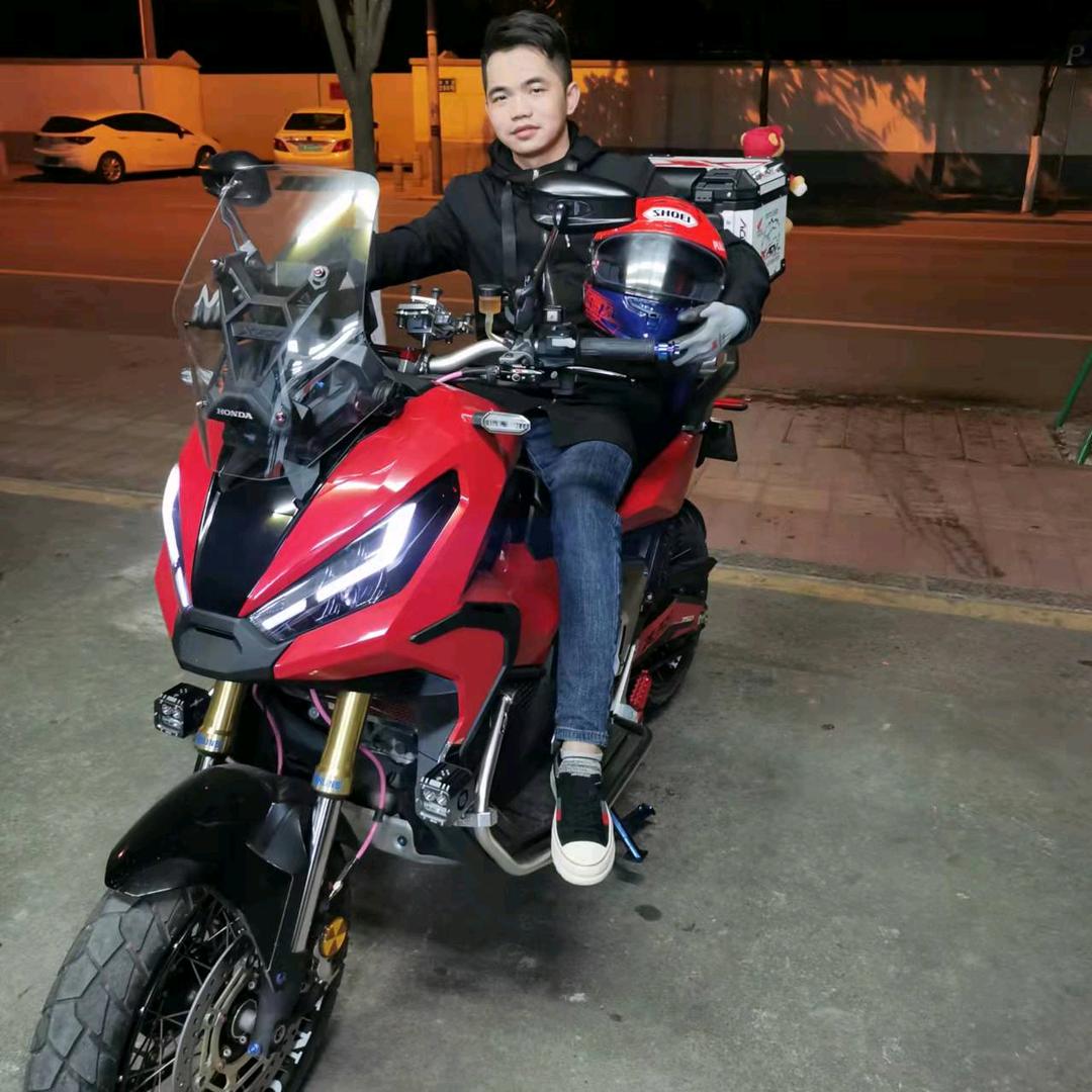 Sam（平民玩车）