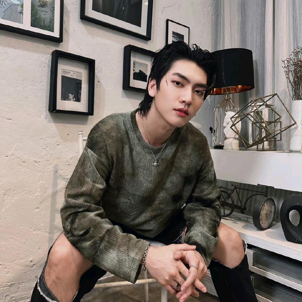 小粉猪-哼 哼🐷