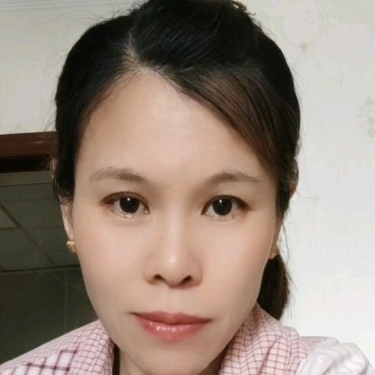 小脸妹贴砖