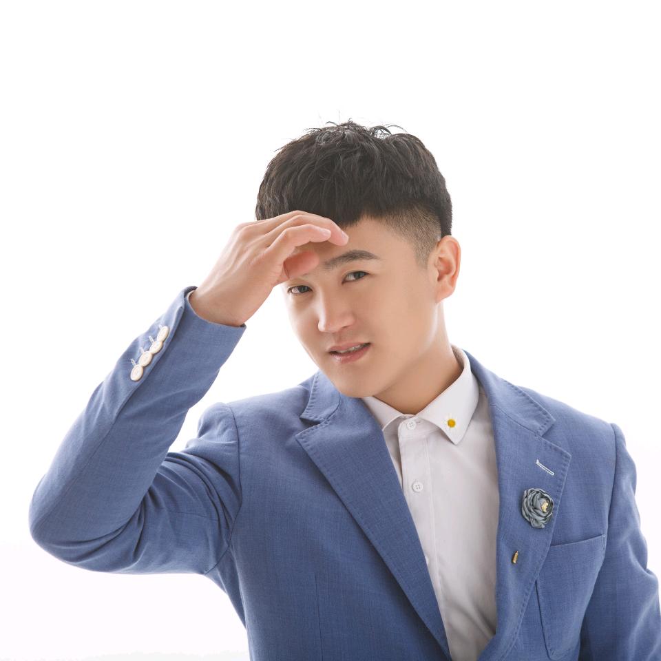 爱游泳的孟教练