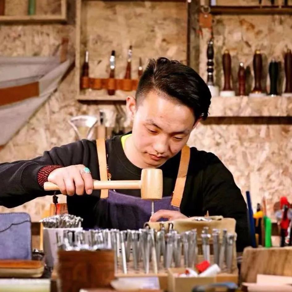 手工皮具宝力高.