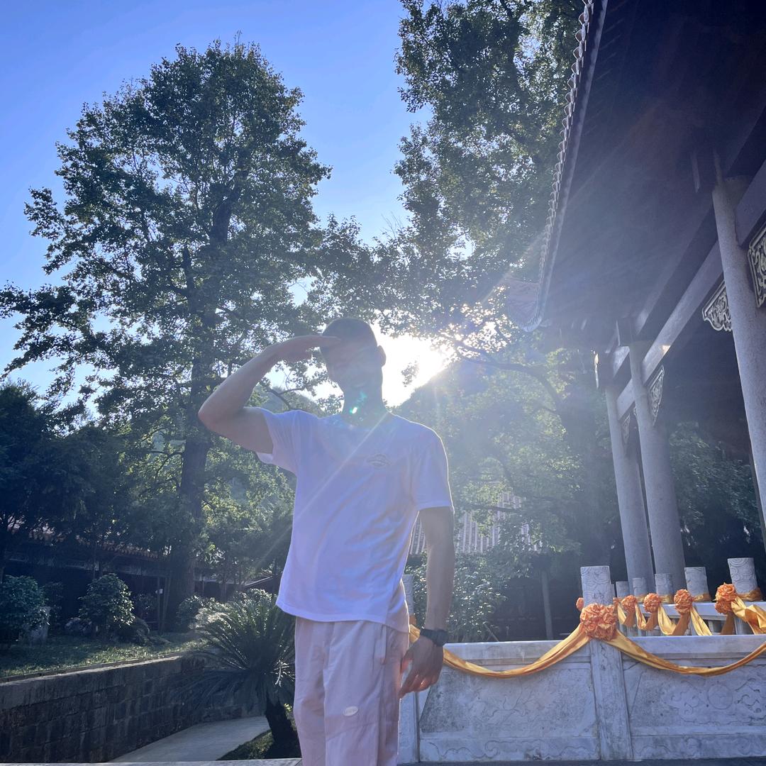 何同学🥦