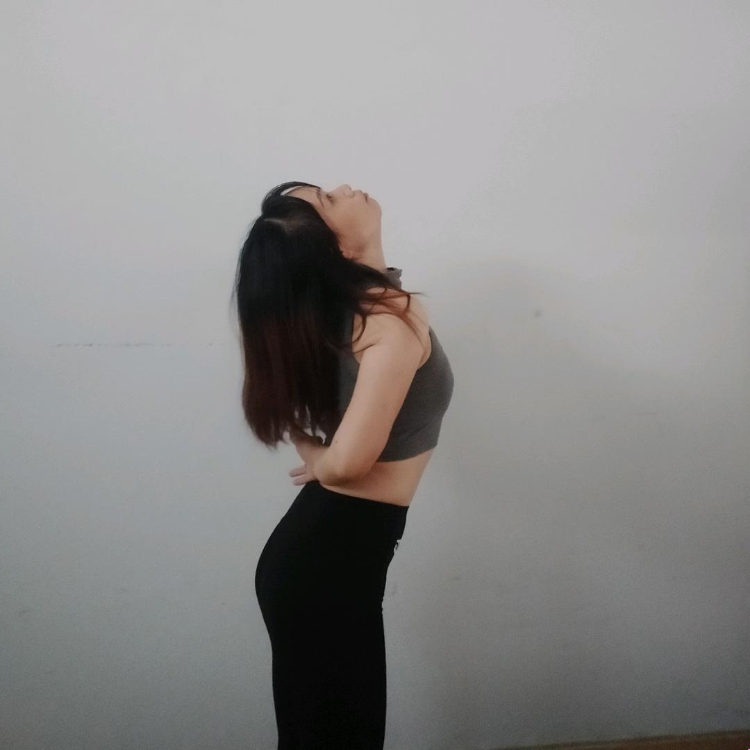傻妞爱运动。