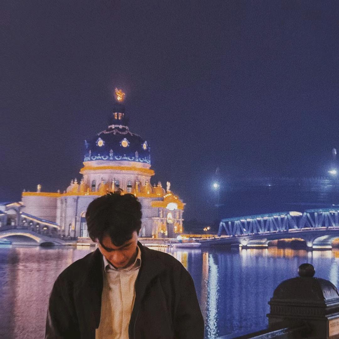 不知名老师D