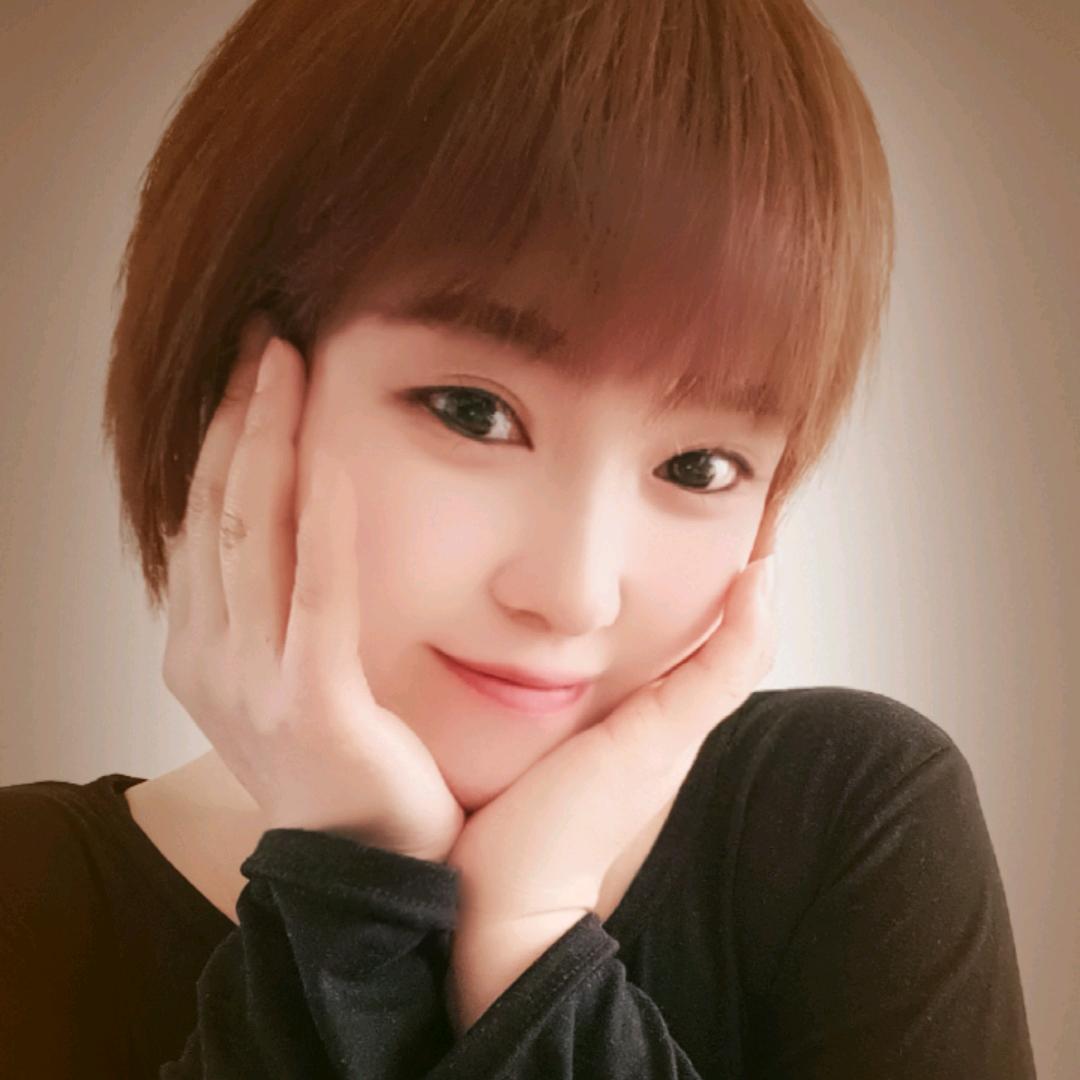 姣