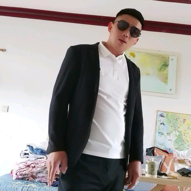 ╰→_胡闹哥﹏ゥ