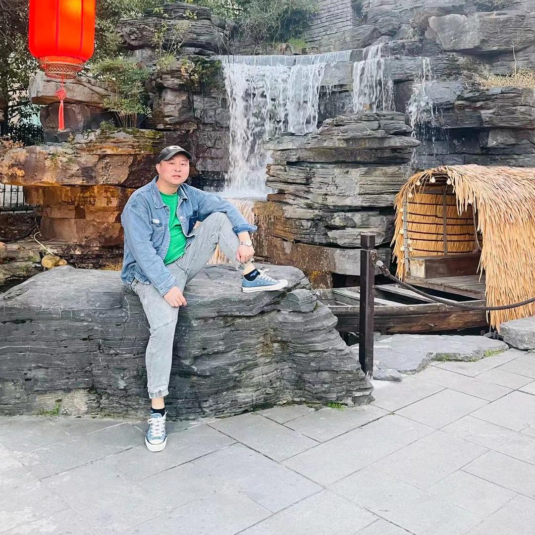 李亮的朋友圈