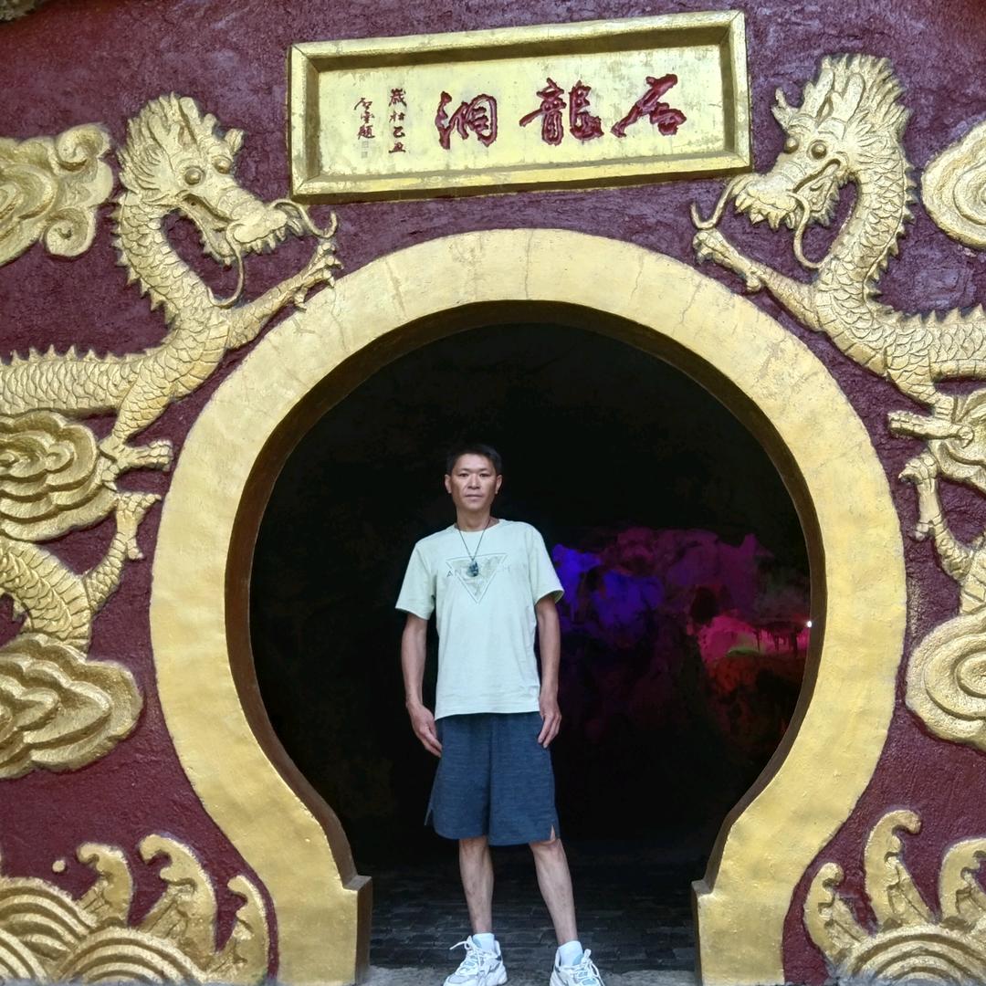 钱加文