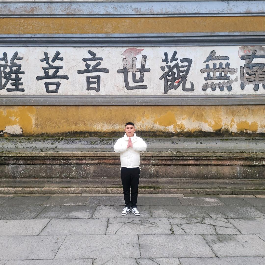 S.J.杰