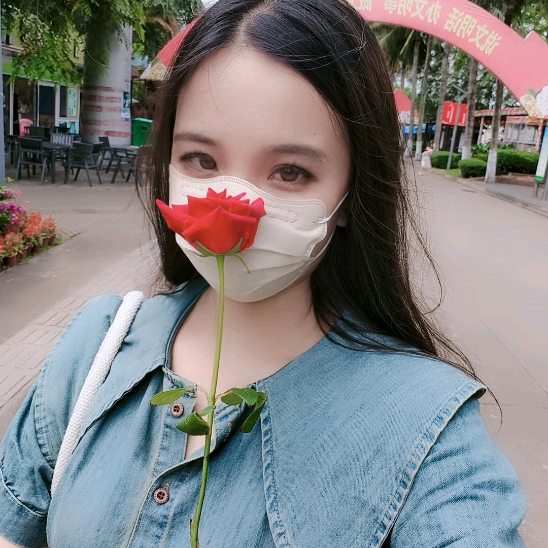 李喵喵（暖心碰拳）