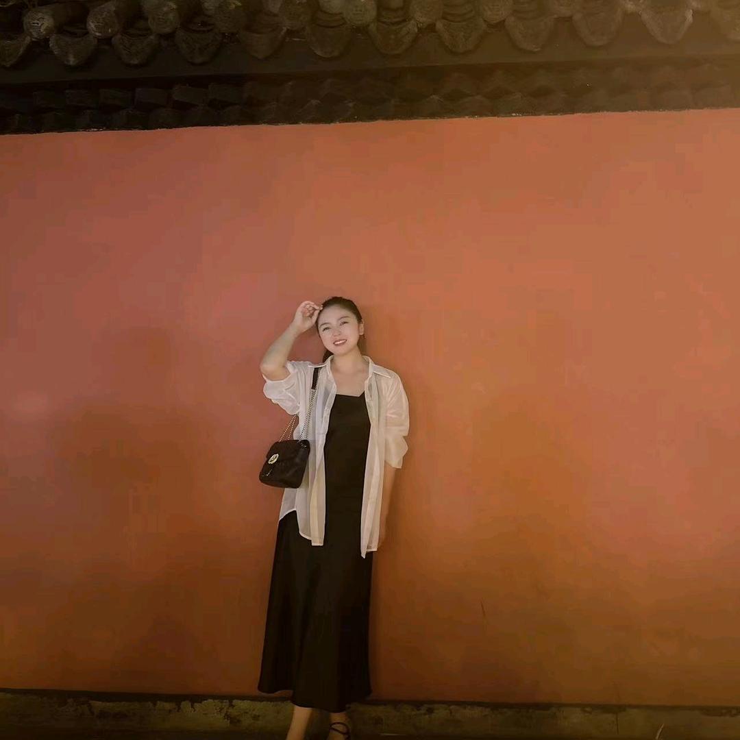 南江居艺窗帘墙布批发