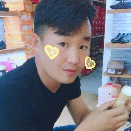 晓冬，长期收购大蒜，蒜薹。