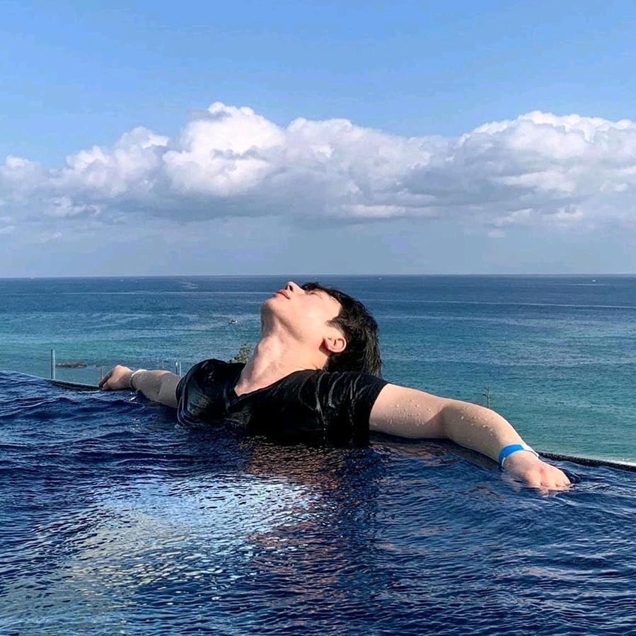 小哥哥不会飞🐳