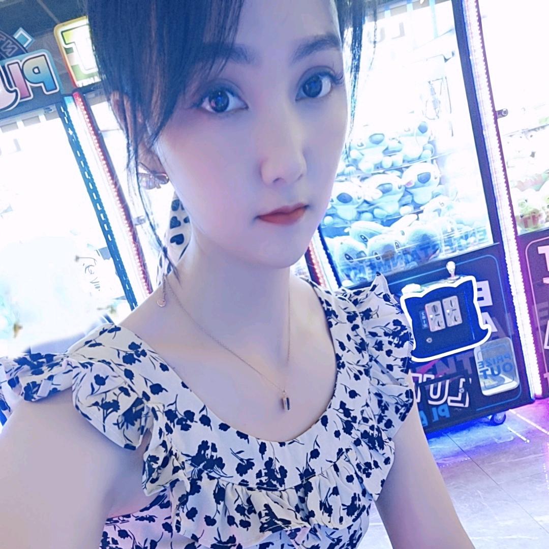 靓靓.