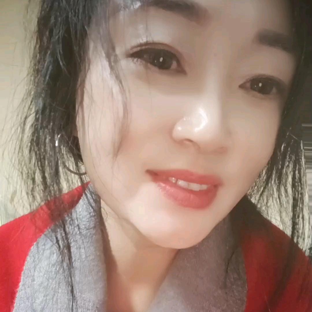 素颜浅笑