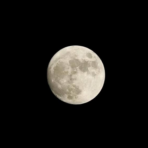 吐个烟圈笑一笑