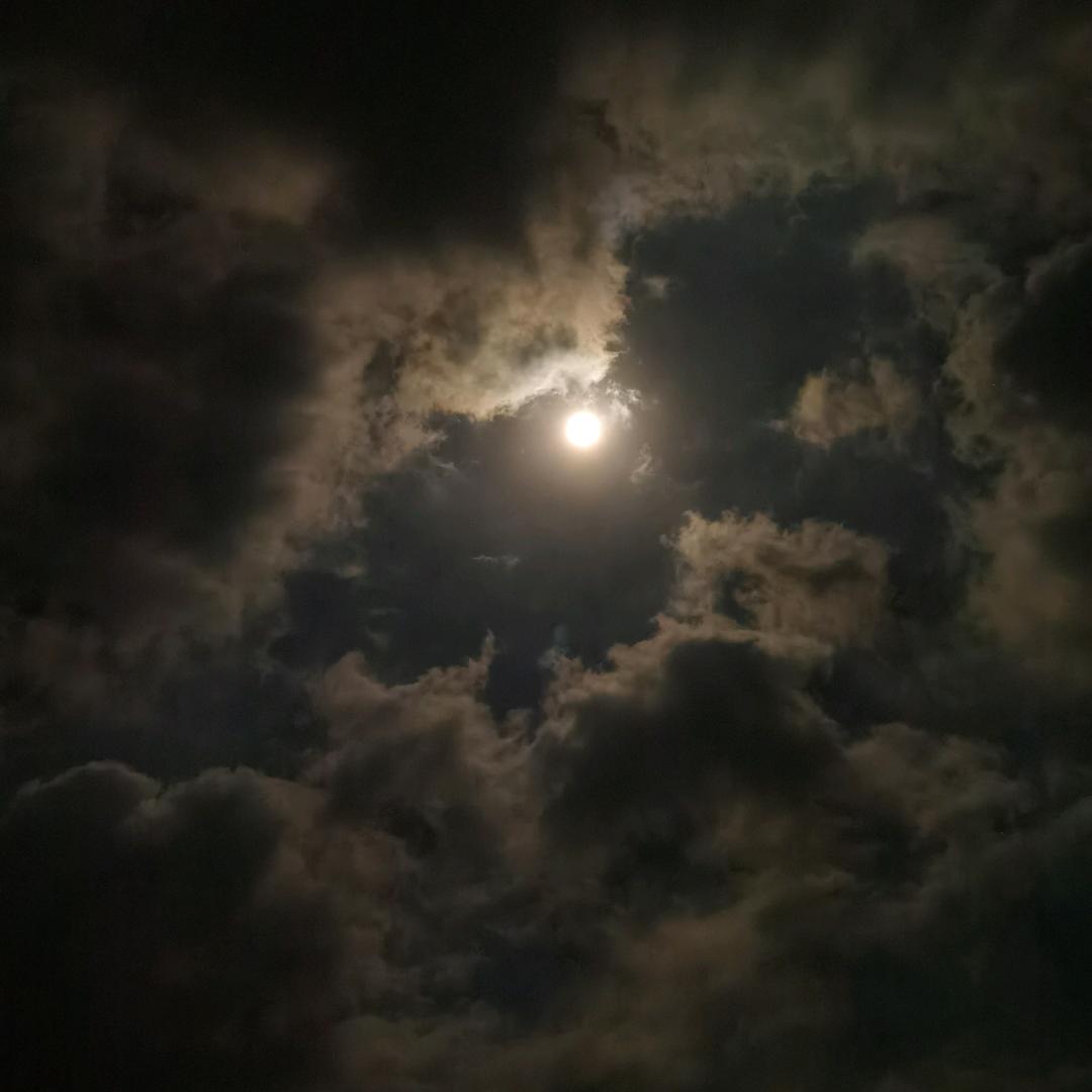 云中有个小卖部