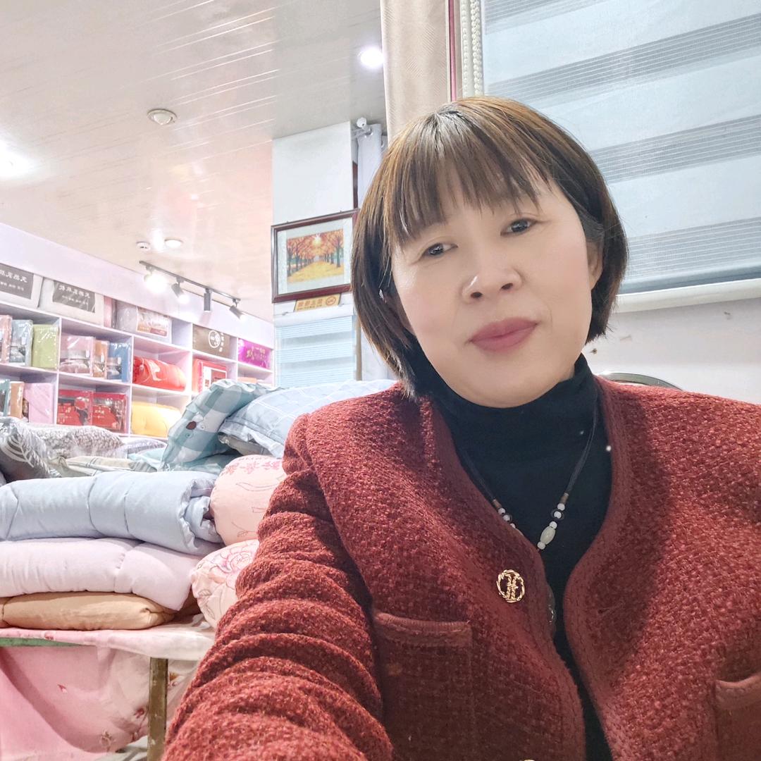 永城窗帘丽姐 马桥镇丁子路口向南50m。