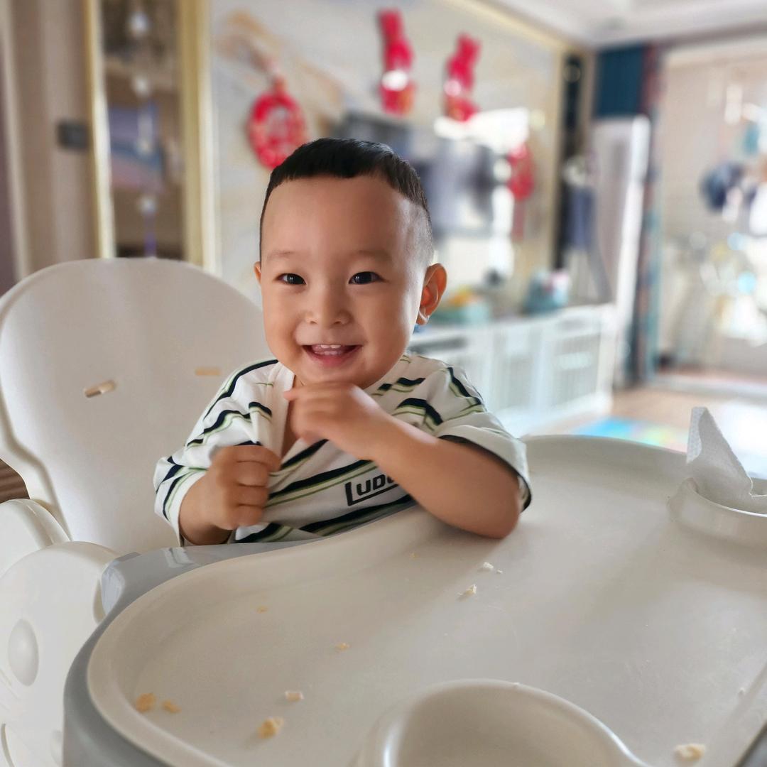 开拖拉机的小贝贝