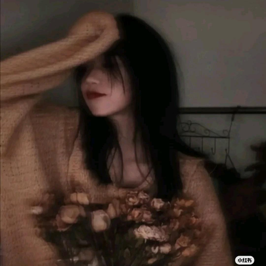 会喝皮蛋solo粥的蓝月亮