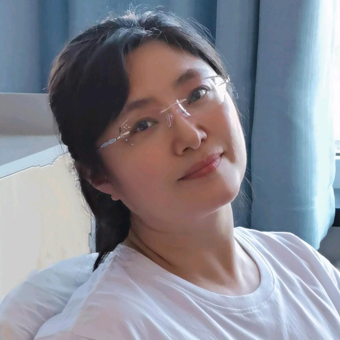 拥抱太阳的月亮