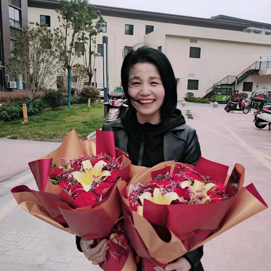 贾大侠   霍邱轩尼斯门窗