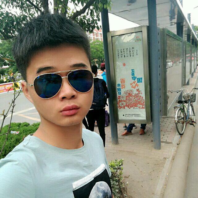 闻集龙虾烧烤店