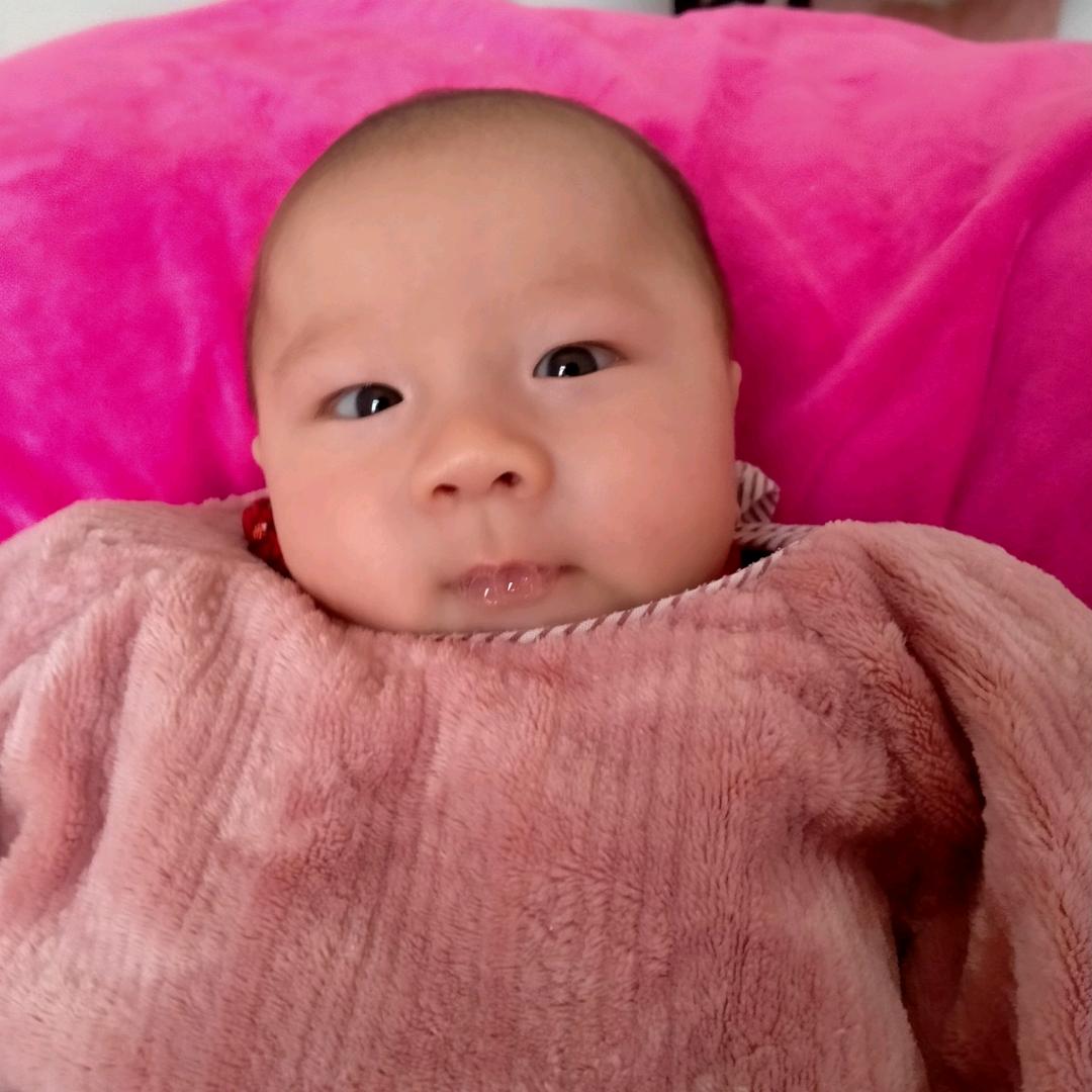 我是可爱的小天使👼🏻（  四个月)