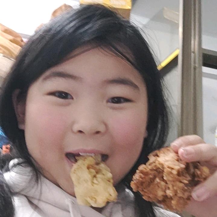 你(๑><๑)