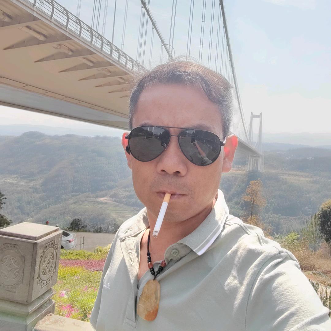 八八楼公寓，帝辇旅汽九座豪华商务车