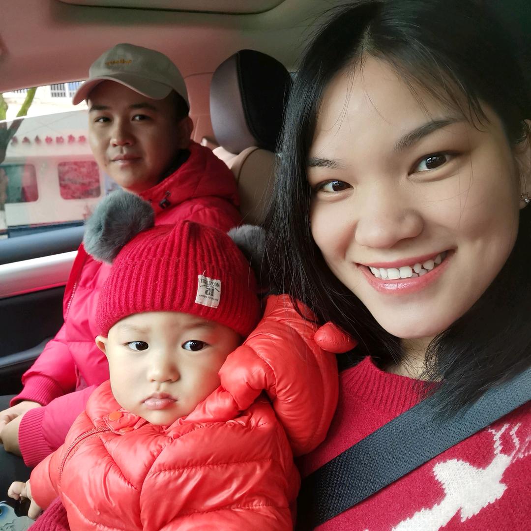 20后幼崽饲养员