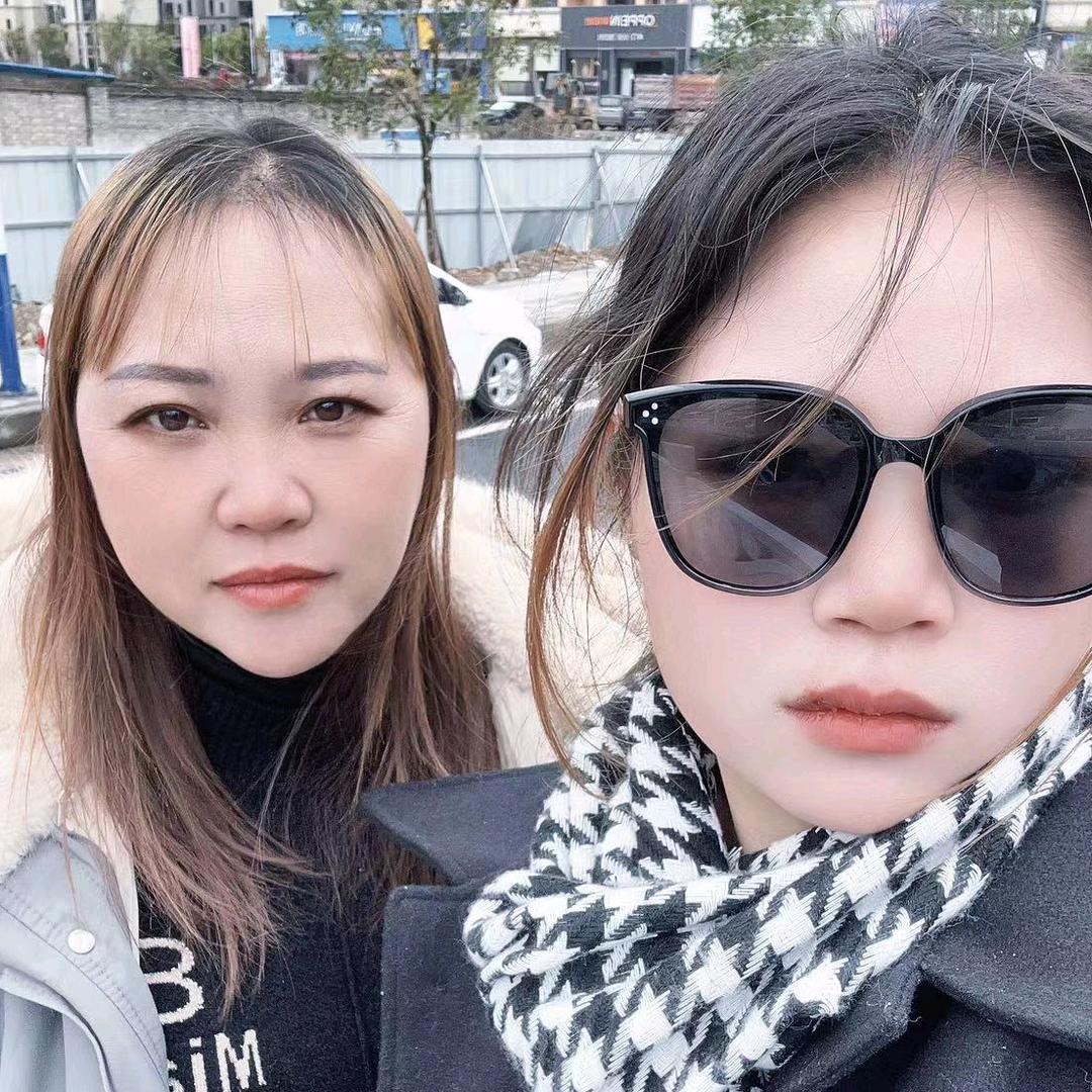 蜂糖李艳妹